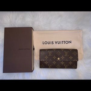 Authentic Louis Vuitton Sarah wallet